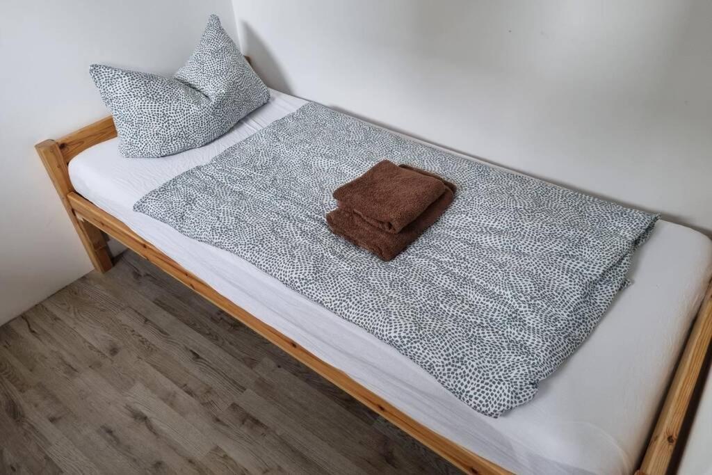 Ferienwohnung/Monteurwohnung Alte Garage Ahnatal Eksteriør billede