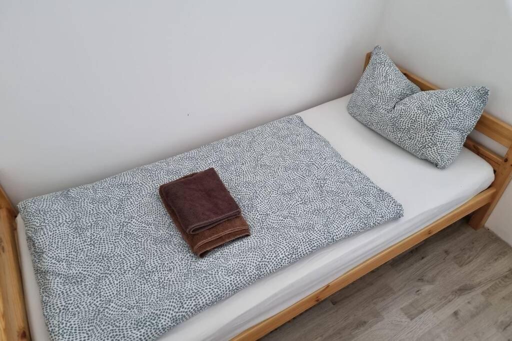 Ferienwohnung/Monteurwohnung Alte Garage Ahnatal Eksteriør billede